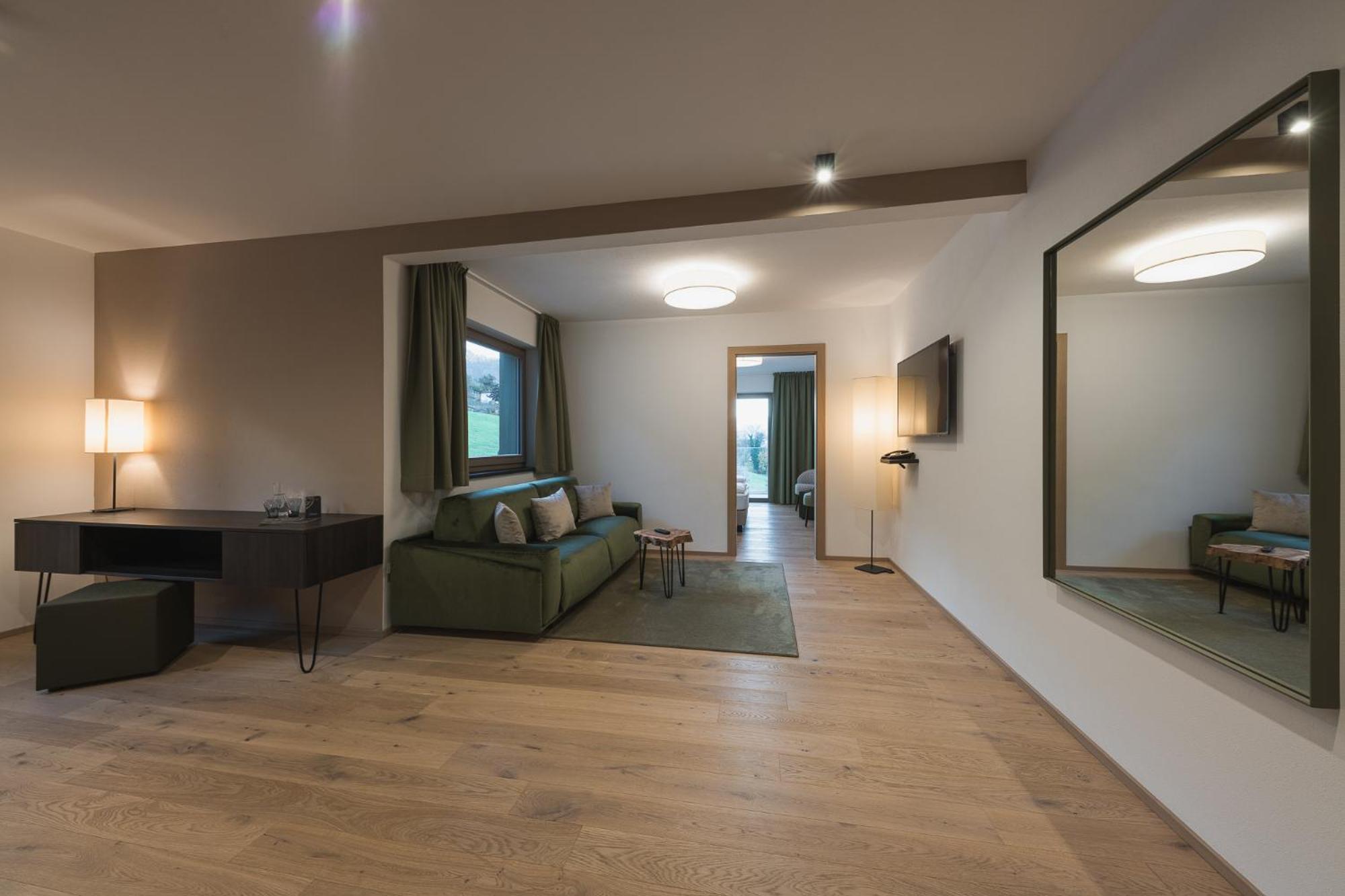Oliven- & Genusshotel Hirzer Schenna Oda fotoğraf